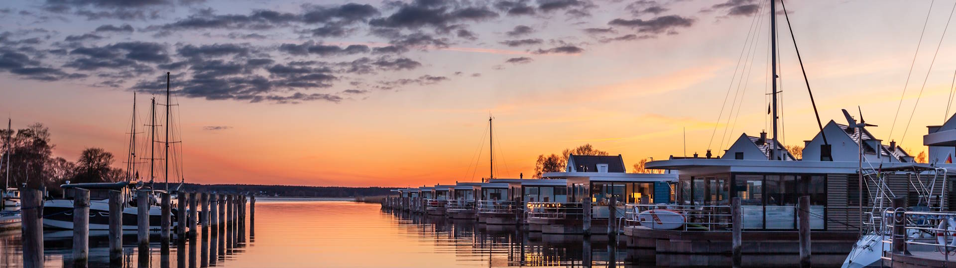 Hausboot an der Ostsee mieten - Blick von außen